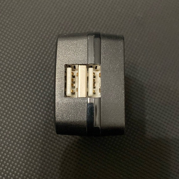 Insignia™ - 3-Port USB International Wall Charger - Black - Picture 7 of 12